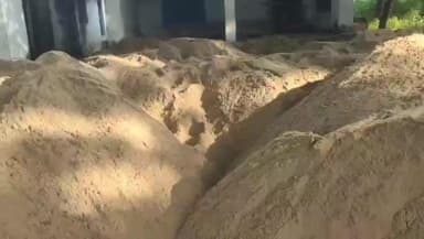 సిర్పూర్ టి: సిర్పూర్ నియోజకవర్గం లోని కౌటాల, చింతల మానేపల్లి మండలాలలో రెచ్చిపోతున్న ఇసుక మాఫియా