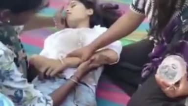 उदयपुर धरमजयगढ़: बोतल्दा मार्ग में नीले रंग की कार ने स्कूटी सवार लड़की को मारी ठोकर, सड़क किनारे लोगों की उमड़ी भीड़