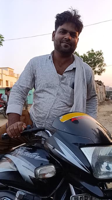 सुखासन पंचायत में वोटिंग का काम चल रहा है अच्छी तरह से यहां पर भारी मतों से विजय बनाएं अपने सरकार को