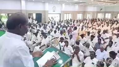 சோளிங்கர்: சோளிங்கரில் அதிமுக பூத்கமிட்டி ஆலோசனைக் கூட்டம் MLA சு.ரவி தலைமையில் நடைபெற்றது