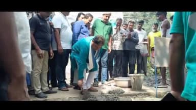 বসিরহাট ২: বেগমপুর বিবিপুর এলাকায় কংক্রিট ঢালাই রাস্তার কাজের শুভ সূচনা হলো