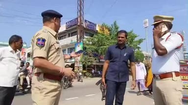 పెద్దపల్లి: రోడ్డు ప్రమాదాలపై అవగాహన నిర్వహించిన ట్రాఫిక్ ఏసీపీ శ్రీనివాస్