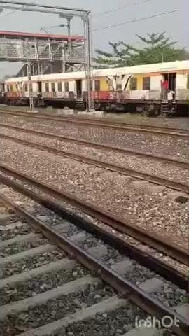 छबड़ा: छबड़ा रेलवे स्टेशन पर फूट ओवर ब्रिज होने के बावजूद यात्री जान जोखिम में डालकर पटरिया पार कर रहे हैं