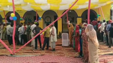 गायघाट: गायघाट में शाम 4 बजे तक 55% मतदान, सीसीटीवी कैमरे से हो रही निगरानी