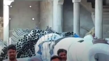 सुवासरा: सुवासरा शामगढ़ के असावती कुरावन में किसानों को उन्नत खेती और खेतों में फव्वारा लगाने की जानकारी दी गई