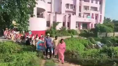 कलुआही: कम मतदान प्रतिशत वाले मतदान केंद्र के आसपास के क्षेत्र में मतदाता जागरूकता रैली निकाली गई