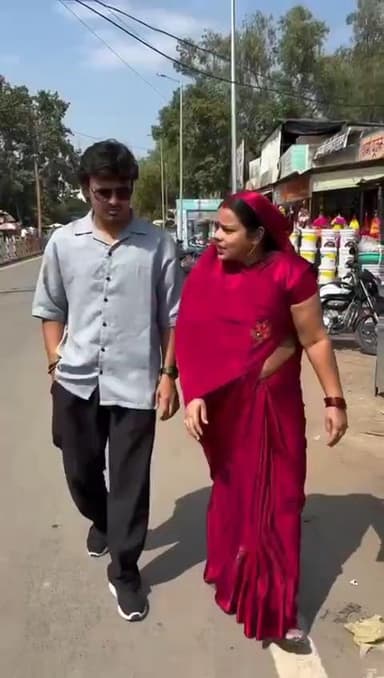 शानदार और मजबूत फर्नीचर के लिए संपर्क करें छाबड़ा फर्नीचर मार्ट पंडित केसी शर्मा स्कूल के सामने मो 8827272 2735