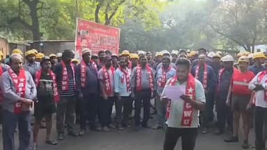 రామగుండం: కార్మికుల పెండింగ్ సమస్యలపై సమ్మె తప్పదు., సింగరేణి గనులలో అధికారులకు వినతి పత్రాలు ఇచ్చిన ఎఐటియుసి