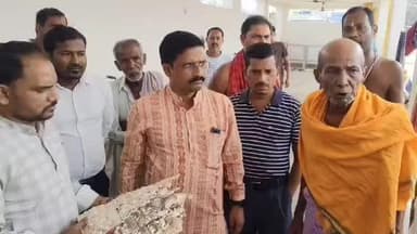 ଭୋଗରାଇ: ହୁଗୁଳି ସ୍ଥିତ ଚନ୍ଦନେଶ୍ୱର ମନ୍ଦିର ପରିସରରେ ସାମ୍ବାଦିକ ସମ୍ମିଳନୀ ଅନୁଷ୍ଠିତ