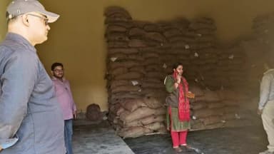 गिद्धौर: डीएसओ ने किया गिद्धौर गोदाम का निरीक्षण, कई कमियाँ उजागर