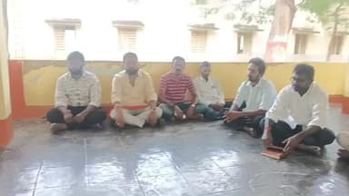 రామగుండం: కూలగొట్టిన దారి మైసమ్మ గుడిలన్నీ కట్టియ్యాలి., చౌరస్తాలో నిరసన ధర్నా చేపట్టిన హిందూ ఐక్యవేదిక సంఘాలు