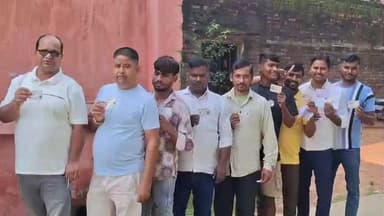 उदवंत नगर: तेतरिया में लोकतंत्र का उत्सव: महिलाओं और पुरुषों की उमड़ी भीड़, उत्साह से किया मतदान