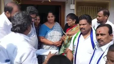 పిల్లంకలో వైసీపీ నాయకుల రచ్చబండ కార్యక్రమం