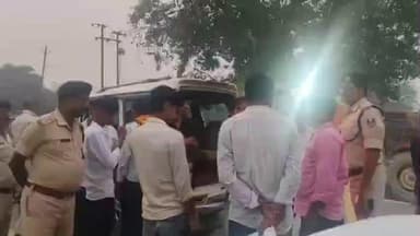 पिपराही: डीएसपी जिला मुख्यालय और ट्रेफिक डीएसपी ने विभिन्न स्थानों पर वाहनों की तलाशी ली