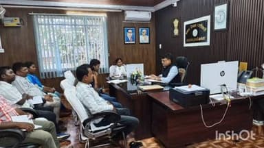 बरहरुवा: बरहरवा प्रखंड कार्यालय में बीडीओ की अध्यक्षता में विभिन्न कार्यक्रमों को लेकर हुई विशेष बैठक