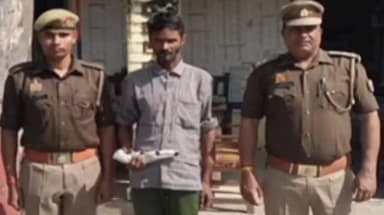 चरखारी: ग्राम पहरेथा के पास थाना खरेला पुलिस टीम ने अवैध तमंचा व ज़िंदा कारतूस के साथ 1 अभियुक्त को किया गिरफ्तार