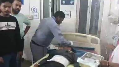 तोरपा: तोरपा में स्मार्ट पॉइंट के सामने दो बाइक की टक्कर में दो घायल