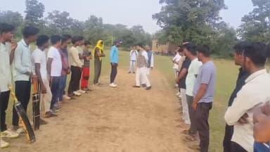 वारासिवनी: खड़कपुर में क्रिकेट प्रतियोगिता का समापन, मुख्य अतिथि जावेद अली ने विजेता टीम को ट्रॉफी व पुरस्कार दिया