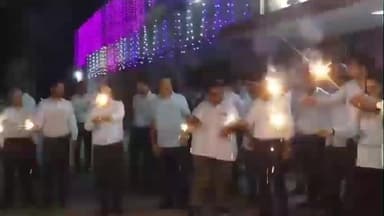 खेतड़ी: एचसीएल के 59वें स्थापना दिवस पर केसीसी प्रशासन भवन रोशनी से जगमगाया, आतिशबाजी ने बांधा समां