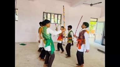 कोटड़ा: जनजातीय गौरव वर्ष 2025: एकलव्य विद्यालयों में लोक संस्कृति के रंग और परंपराओं की झलक ने बांधा समां