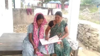 पलारी: गर्भवती महिलाओं और 9 माह से 3 वर्षों के बच्चों के घरों में गृहभेंट कर मितानिनो द्वारा जनजागरूकता की जा रही है