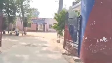 भादरा: गांव अजीतपुरा में तालाब के पास पुलिस ने पकड़ी अवैध देशी शराब