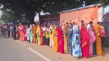 जगदीशपुर: जगदीशपुर विधानसभा क्षेत्र में मतदान शांतिपूर्ण संपन्न, प्रत्याशियों के भाग्य का फैसला ईवीएम में कैद