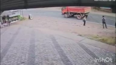 മണ്ണാർക്കാട്: മണ്ണാർക്കാട് നൊട്ടമലയിൽ വീടിന് മുന്നിൽ റോഡ് മുറിച്ചു കടക്കുന്നതിനിടെ ബൈക്കിടിച്ച് വീട്ടമ്മക്ക് ദാരുണാന്ത്യം