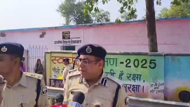 तरारी: पुलिस उपमहानिरीक्षक शाहाबाद और एसपी ने तरारी विधानसभा के बूथ नंबर 18, 19, 20 का निरीक्षण किया, अधिकारियों को दिए निर्देश