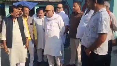 कुटुंबा: यूपी कांग्रेस के प्रदेश अध्यक्ष अजय राय ने कुटुंबा में चलाया जनसंपर्क अभियान