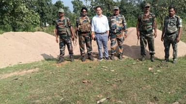 चितरपुर: बरलंगा के पूरबटांड में अवैध बालू भंडारण पर माइनिंग विभाग की छापेमारी, भारी मात्रा में बालू जब्त