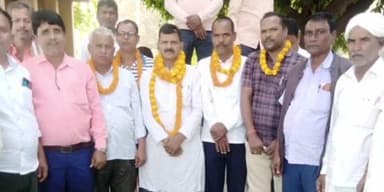 हुसैनाबाद: किसान मित्र संघ हुसैनाबाद की बैठक में पूर्व कमेटी का पुनर्गठन, कृष्णा बैठा फिर अध्यक्ष बने