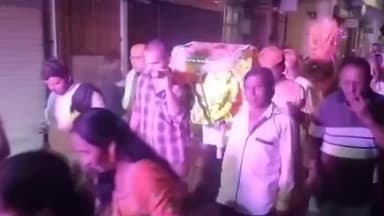 ડભોઇ: ડભોઇ નગરમાં ભગવાન નરસિંહજીની ભવ્ય શોભાયાત્રા નીકળી