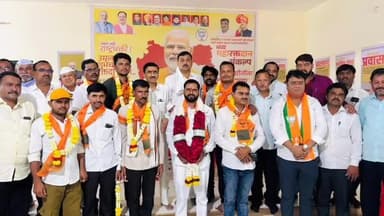 बदनापूर: दाभाडी येथील शेकडो काँग्रेस कार्यकर्त्यांनी केला भारतीय जनता पार्टीत आमदार नारायण कुचे यांच्या कार्यालयावर जाहीर प्रवेश