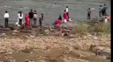 बाघमारा/कतरास: धनबाद बोकारो तेल माचो पुल के नीचे हादसे में चार युवकों के शव बरामद, दो की तलाश जारी