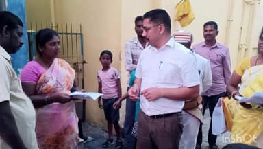 பரமக்குடி: இடையார் குடியிருப்பு பகுதியில் வாக்காளர் பட்டியலில் சிறப்பு தீவிர திருத்த கணக்கிட்டு படிவத்தை மாவட்ட ஆட்சியர் பார்வையிட்டு ஆய்வு செய்தார்