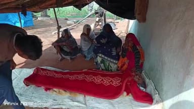 माधौगढ़। सरावन गांव में शमशान घाट की स्थिति बेकार लोगों का फूटा गुस्सा