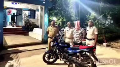 ইন্দপুর: হাটগ্রামে পোলট্রি ফার্মে রাতের চুরি, পুলিশের তৎপরতায় ধরা পড়ল দুষ্কৃতী, উদ্ধার মোটরসাইকেল