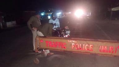 मझगवां: मझगवां थाना पुलिस ने की रात्रि गश्त, वाहनों की चेकिंग