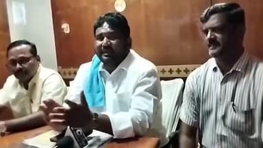 ಕಾರಟಗಿ: ಅಕ್ರಮ ದಂದೆ ಕೋರರಿಗೆ ಈ ಸರ್ಕಾರ ಇದೇ ಎಂದು ಬಿಜೆಪಿ ಪಕ್ಷದ ಜಿಲ್ಲಾಧ್ಯಕ್ಷ ಬಸವರಾಜ ದಡೆಸುಗೂರು ಪಟ್ಟಣದಲ್ಲಿ ಆರೋಪ