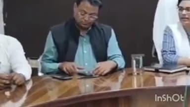 सिरौली गौसपुर: पारिजात सभागार, तहसील सिरौली गौसपुर में उप जिला अधिकारी के नेतृत्व में कर्मचारियों के साथ हुई बैठक