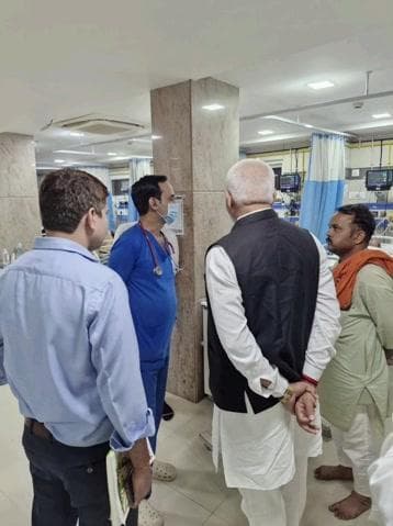 नरसिंहगढ़: नरसिंहगढ़ विधायक मोहन शर्मा ने भोपाल के अस्पतालों में भर्ती मरीजों से मुलाकात कर जाना हाल-चाल