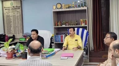 বজবজ ২: বজবজ দু নম্বর ব্লকের বিভিন্ন এলাকার সার্বিক উন্নয়ন সংক্রান্ত বিষয়ে আলোচনা সভা করলেন পঞ্চায়েত সমিতির সভাপতি