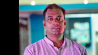 সবং: সবং থানার ওসি গড়বেতা থানার ওসি হিসেবে দায়িত্ব পাওয়ার পর যোগ দিতে যাওয়ার সময় শুভেচ্ছা জানালো পুলিশ কর্মীরা