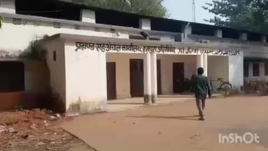 हसपुरा: बिहार विधानसभा चुनाव को लेकर प्रखंड कार्यालय हसपुरा में पसरा सन्नाटा, प्रखंड व अंचल कार्यालय के कर्मी चुनाव में जुटे