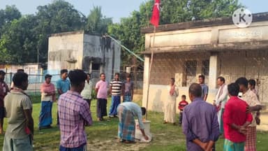 নলহাটি ২: বারা গ্রামে মহান নভেম্বর বিপ্লব দিবস পালন ও SIR এর ফর্ম পূরণের ক্যাম্পের উদ্বোধন করলেন এরিয়া কমিটির সম্পাদক