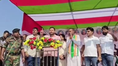 कस्बा: शुक्रवार को नेता प्रतिपक्ष तेजस्वी यादव ने कस्बा में जनसभा को संबोधित किया