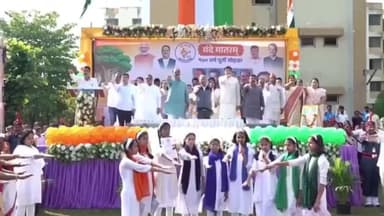 कराड: “वंदे मातरम् राष्ट्राभिमान जागवणारे गीत” : आ. डॉ. अतुलबाबा भोसले; वाठार येथे सामूहिक गायन