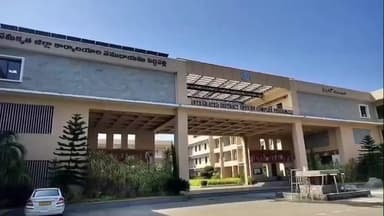 పెద్దపల్లి: జిల్లా కలెక్టరేట్ కార్యాలయ ఆవరణలో 150 వ వందేమాతరం గీతలాపన కార్యక్రమం పాల్గొన్న జిల్లా కలెక్టర్ కోయా శ్రీహర్ష