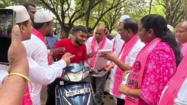 జగిత్యాల: జూబ్లీహిల్స్ ఉప ఎన్నికల ప్రచారంలో
మాజీ మంత్రి కొప్పుల ఈశ్వర్, జగిత్యాల జిల్లా మాజీ జెడ్పీ చైర్ పర్సన్ దావ వసంత